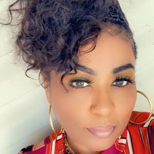 Meet your Posher, Natasha